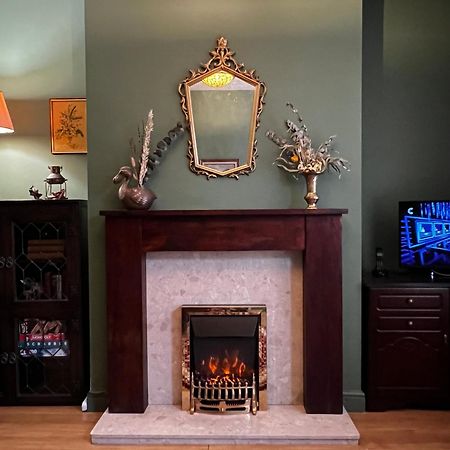 Robin'S Hollow: 2Bd Home Near Wrexham Afc Zewnętrze zdjęcie